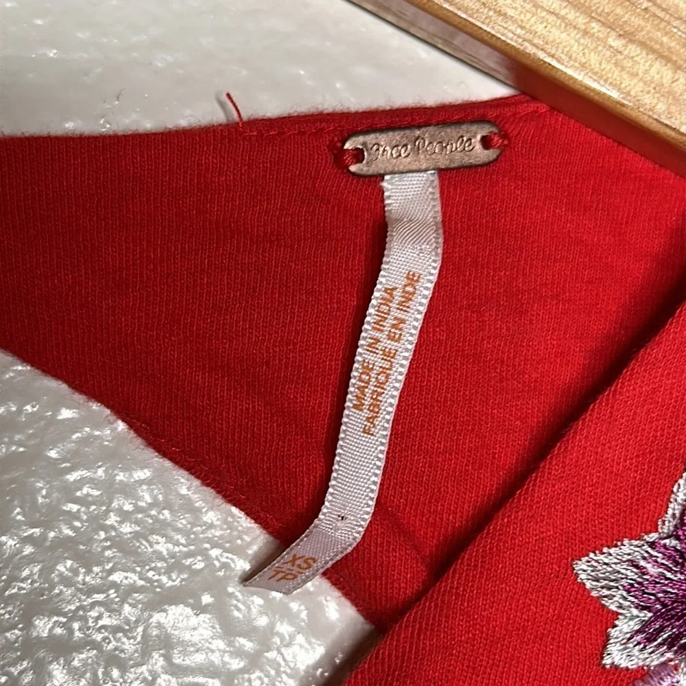 Free People Lita Floral Embroidered Bell Sleeve‎ Blouse sz XS Red